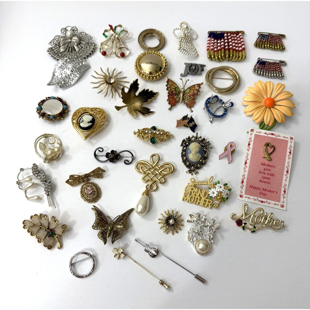 Vintage 42pc Costume Jewelry Lot Brooches Pins Rhinestone Gold & Silver Tone